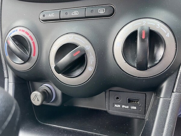 Used Hyundai i10 2013 for sale - 75333572: Photo 11