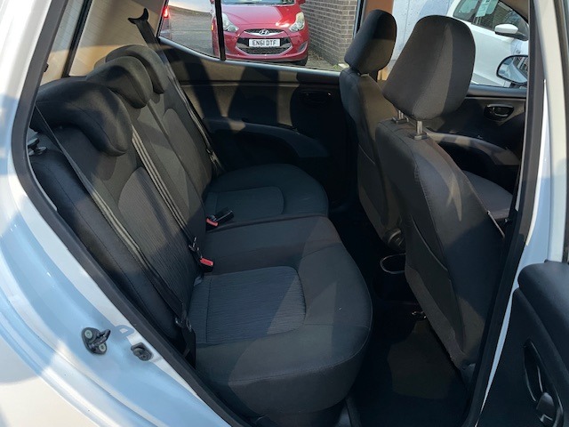 Used Hyundai i10 2013 for sale - 76568695: Photo 8