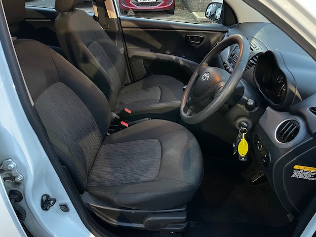 Used Hyundai i10 2013 for sale - 76568695: Photo 9