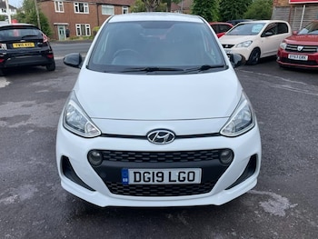 Used Hyundai i10 2019 for sale - 79072906: Photo