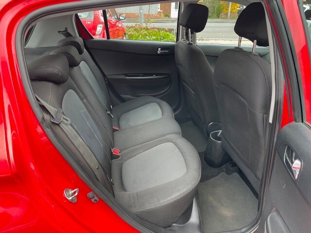 Used Hyundai i20 2015 for sale - 78042425: Photo 8