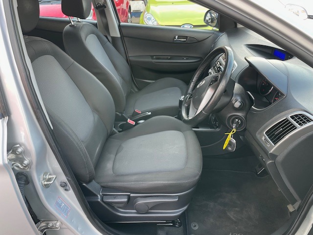 Used Hyundai i20 2013 for sale - 77836697: Photo 8