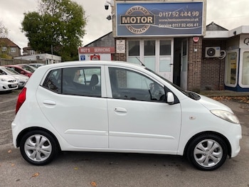 Used Hyundai i10 2012 for sale - 76452618: Photo