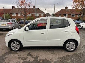 Used Hyundai i10 2012 for sale - 76452618: Photo