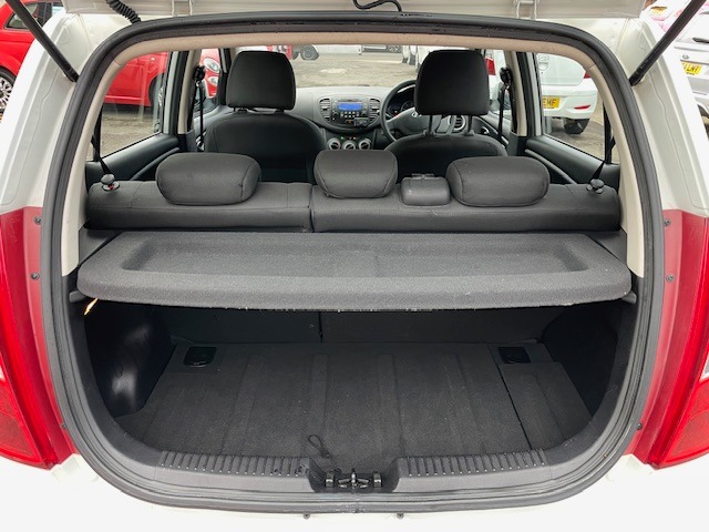 Used Hyundai i10 2012 for sale - 76452618: Photo 7