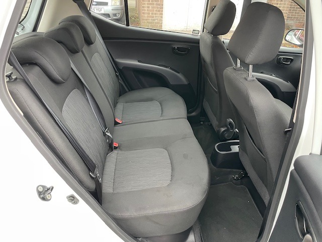 Used Hyundai i10 2012 for sale - 76452618: Photo 8