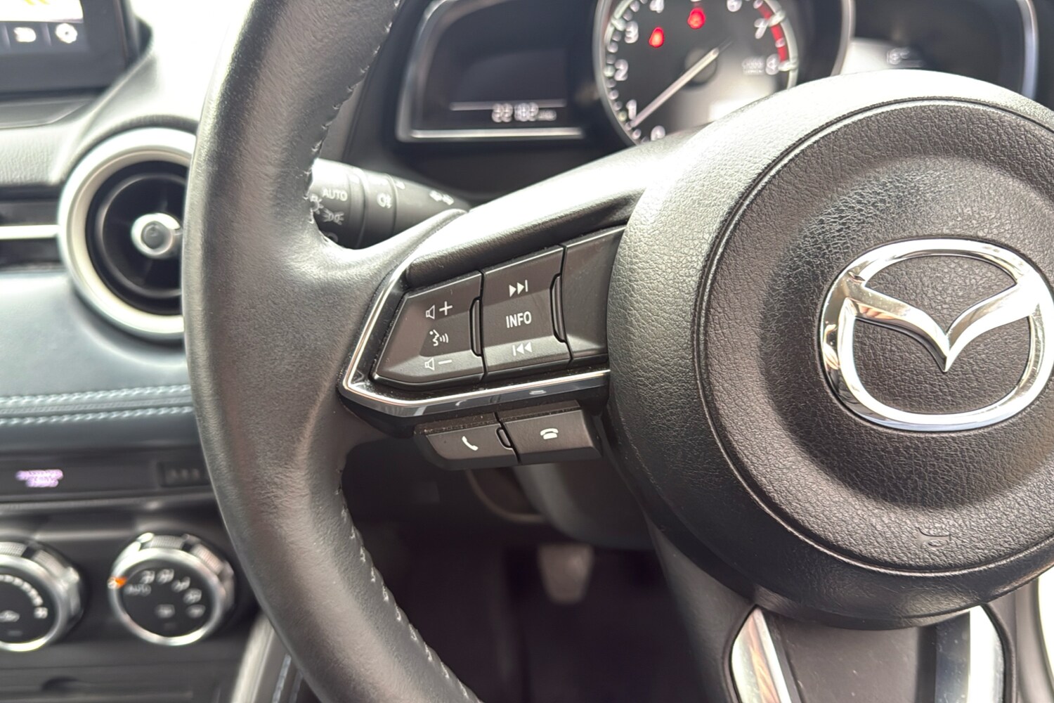 Used Mazda Mazda2 2020 for sale - 75944178: Photo 17