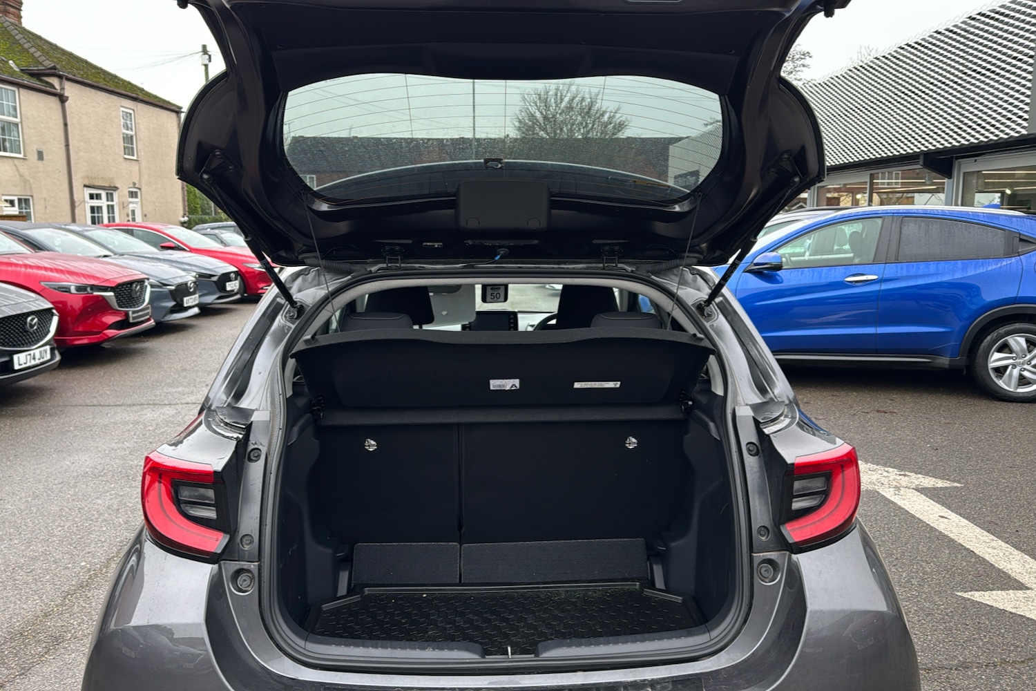 Used Toyota Yaris 2023 for sale - 77149144: Photo 19