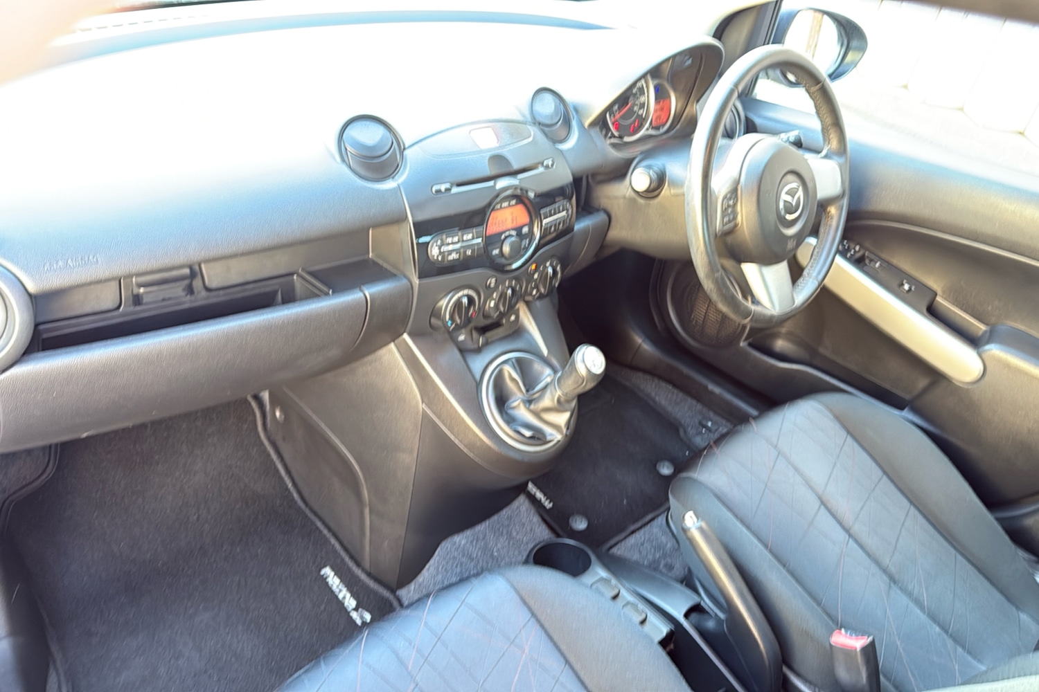Used Mazda Mazda2 2013 for sale - 76339406: Photo 11