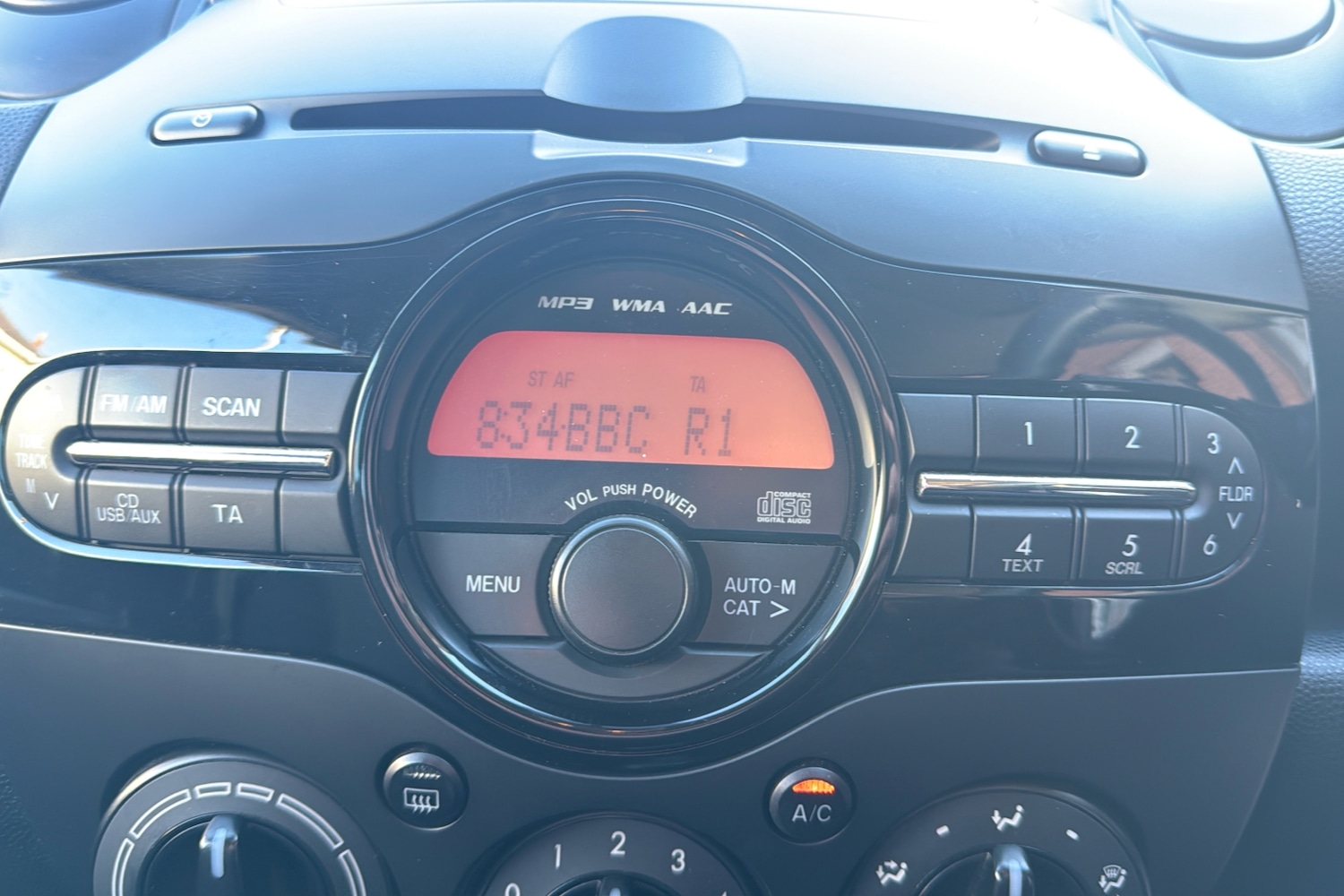 Used Mazda Mazda2 2013 for sale - 76339406: Photo 20