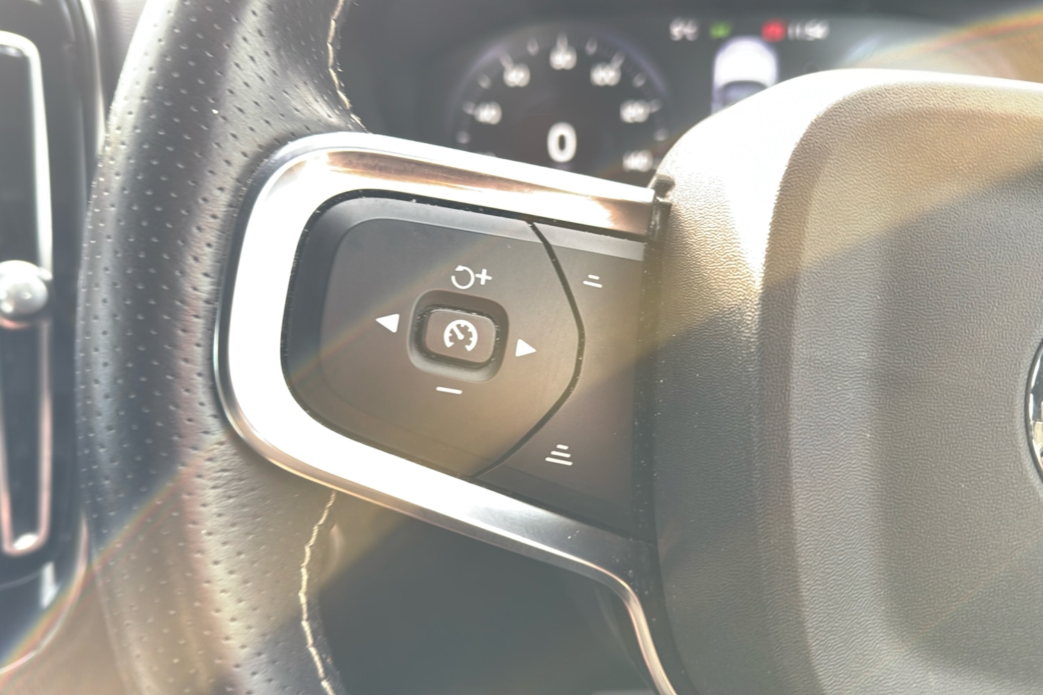 Used Volvo XC40 2020 for sale - 76553350: Photo 17