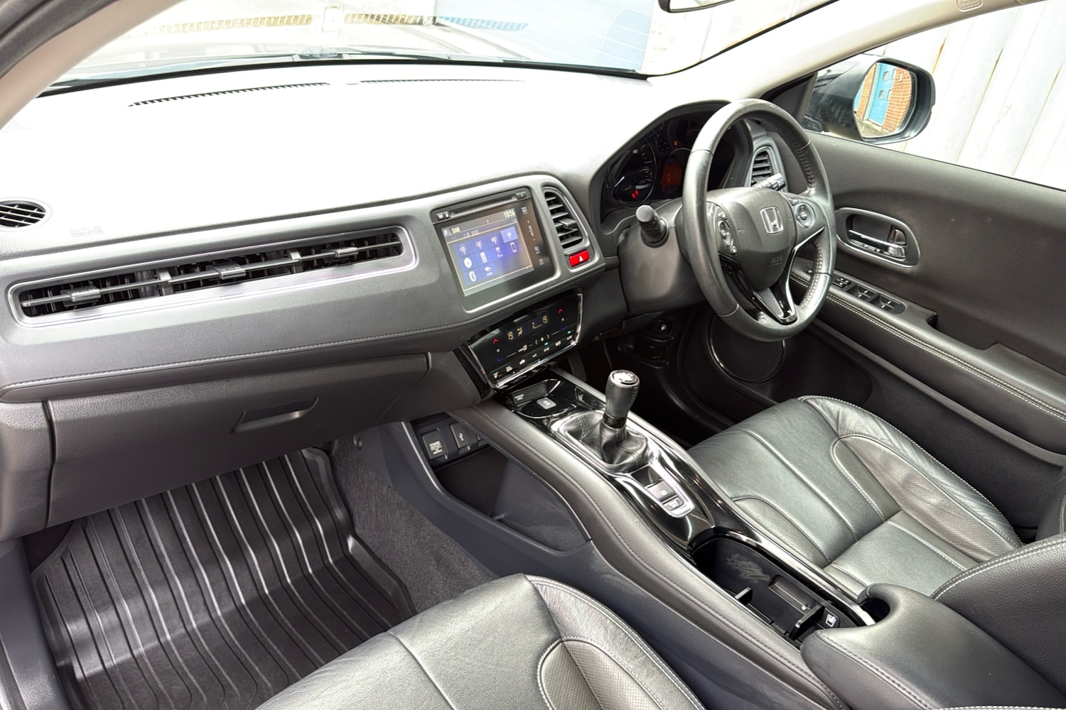 Honda Hr V 1.5 I Vtec Se Suv 5dr Petrol Manual Euro 6 s/s 130 Ps Petrol - Picture 11 of 24