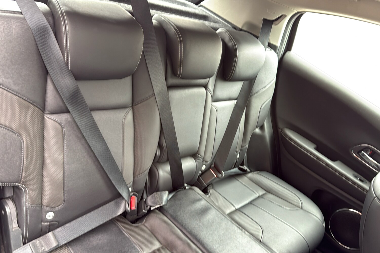 Honda Hr V 1.5 I Vtec Se Suv 5dr Petrol Manual Euro 6 s/s 130 Ps Petrol - Picture 12 of 24