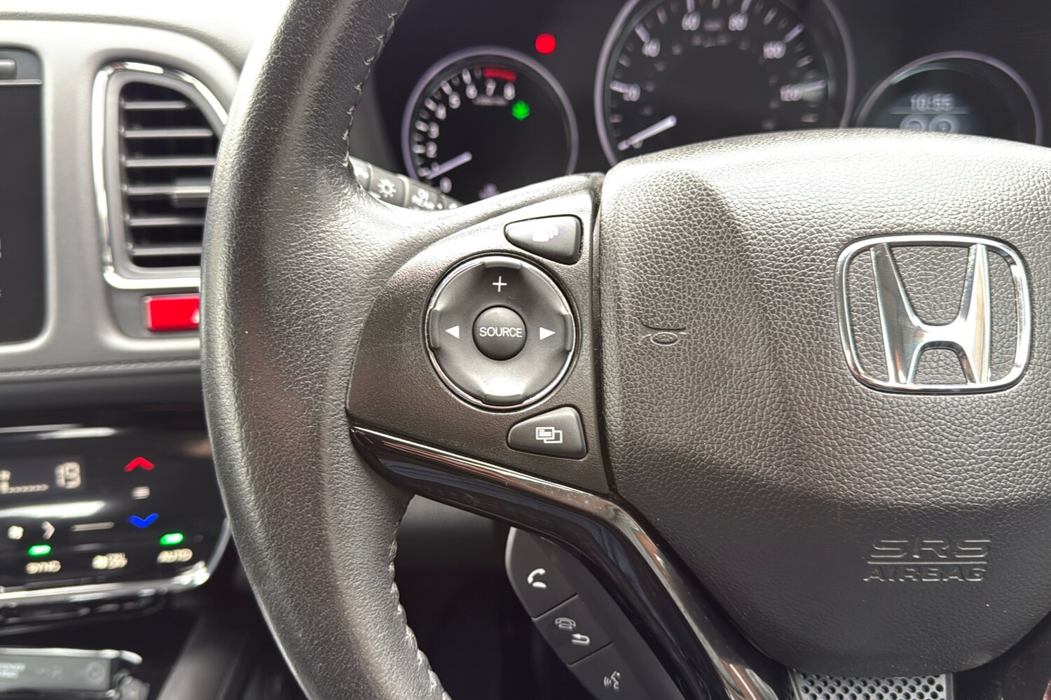 Honda Hr V 1.5 I Vtec Se Suv 5dr Petrol Manual Euro 6 s/s 130 Ps Petrol - Picture 17 of 24