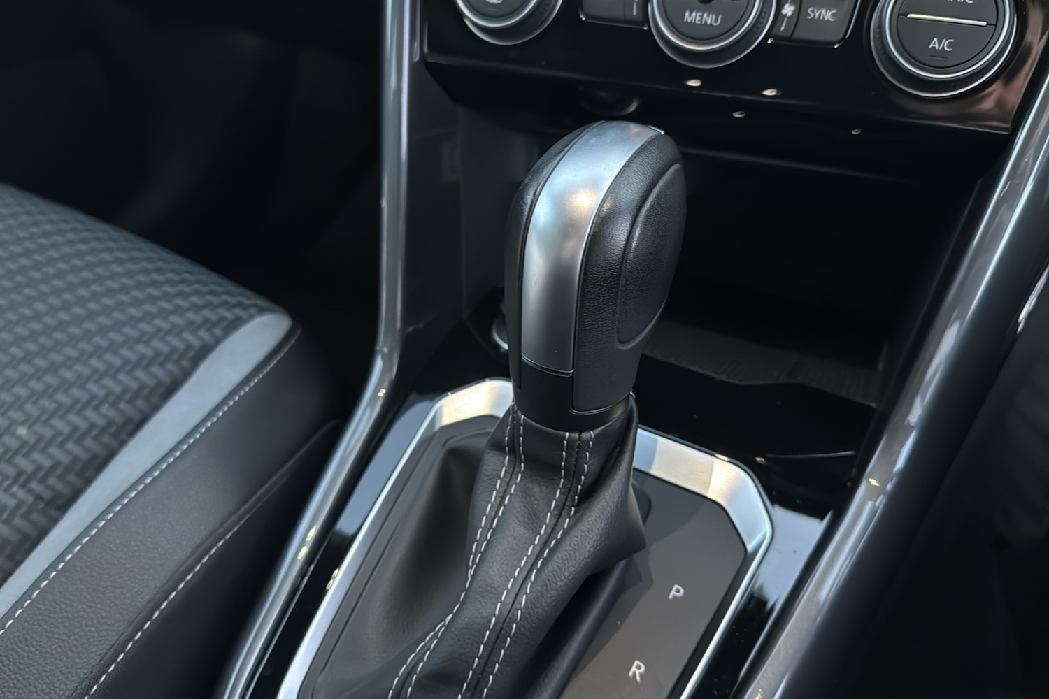 Used Volkswagen T-Roc 2022 for sale - 76757309: Photo 13