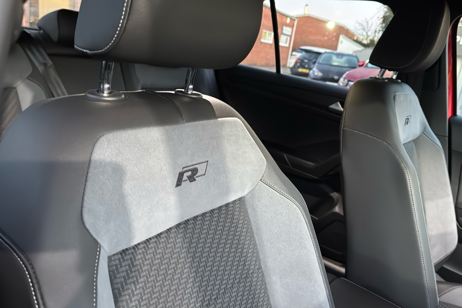 Used Volkswagen T-Roc 2022 for sale - 76757309: Photo 30