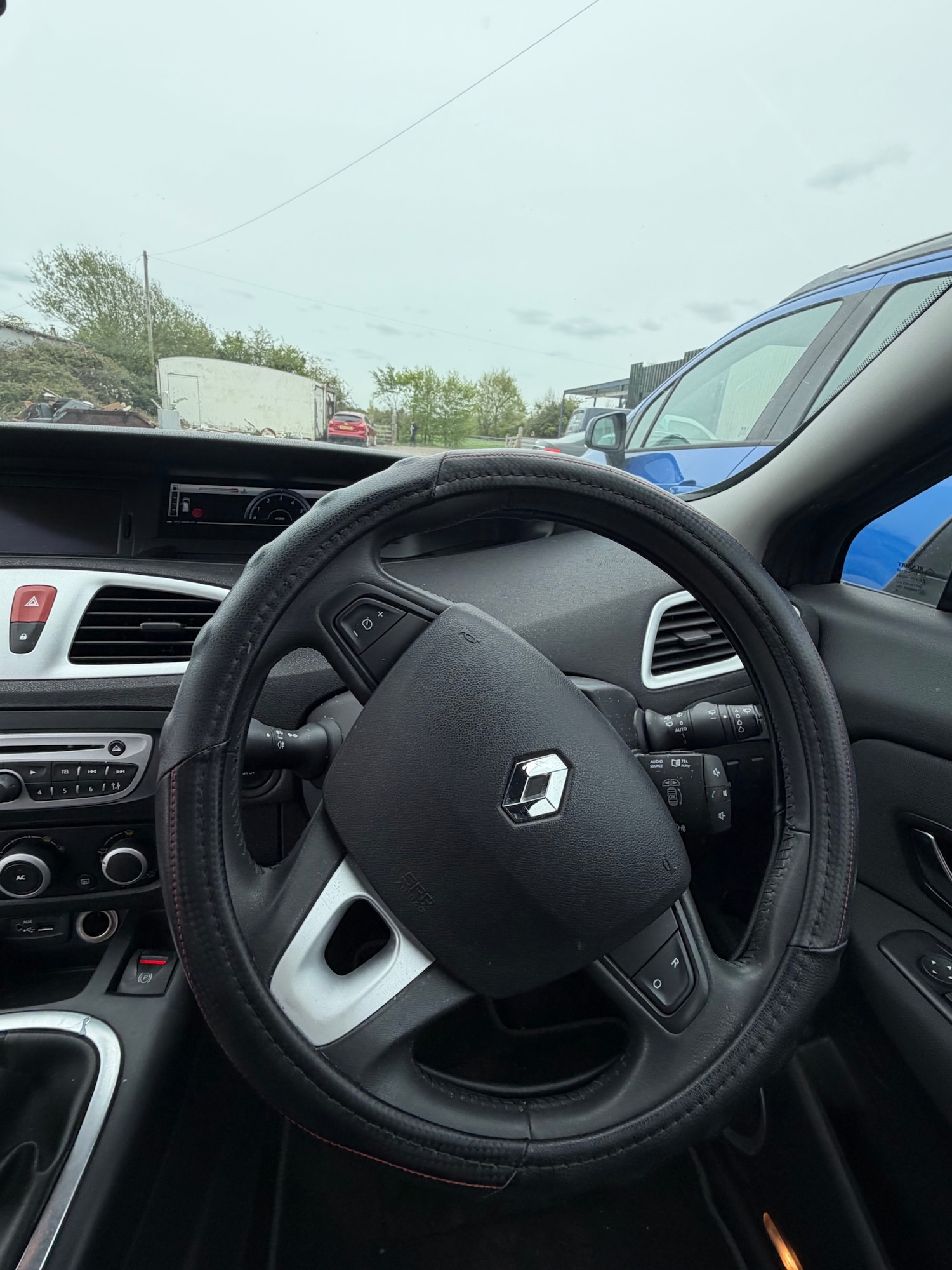 Used Renault Grand Scenic 2010 for sale - 78183545: Photo 2