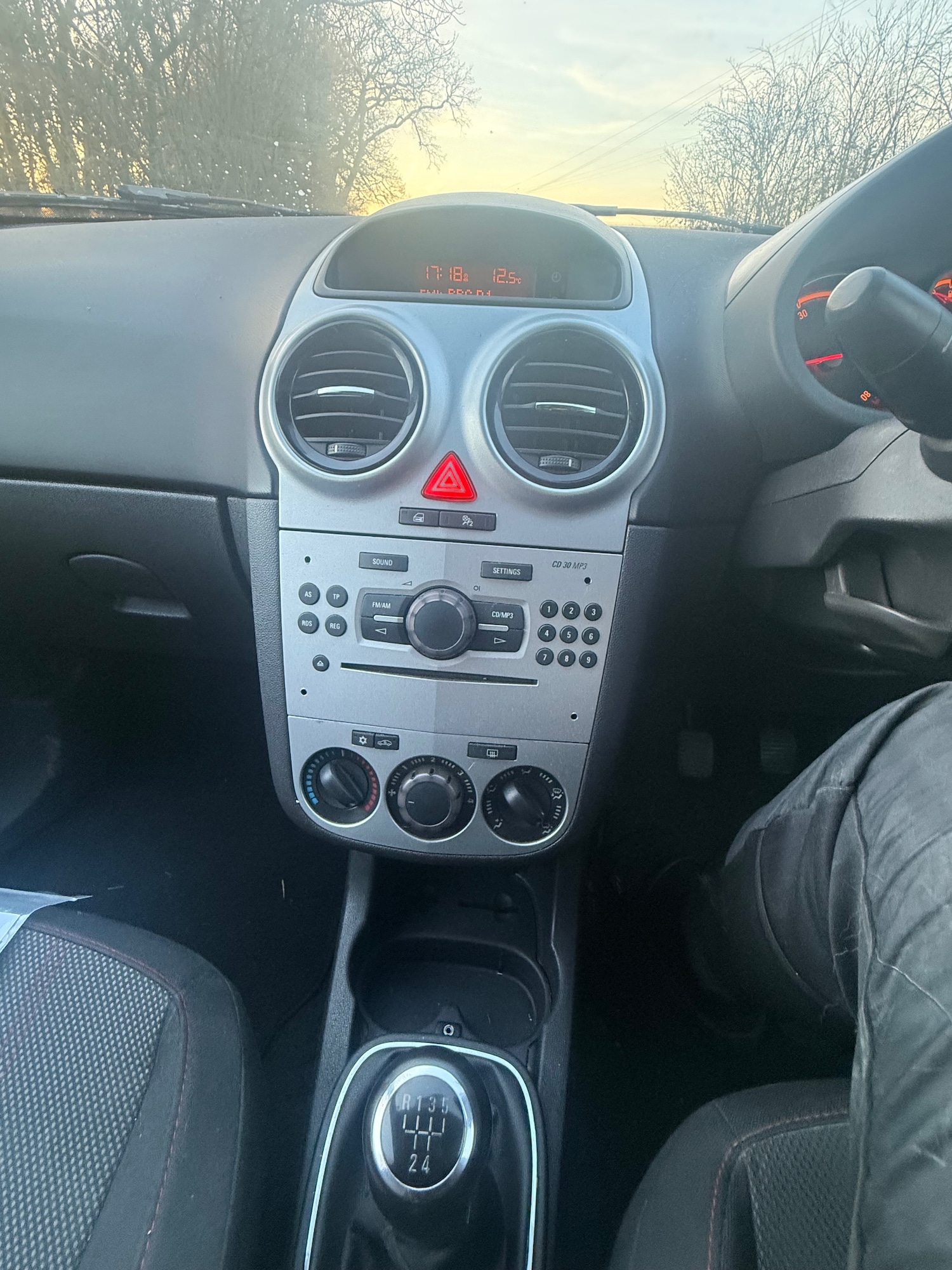 Used Vauxhall Corsa 2009 for sale - 77655994: Photo 9