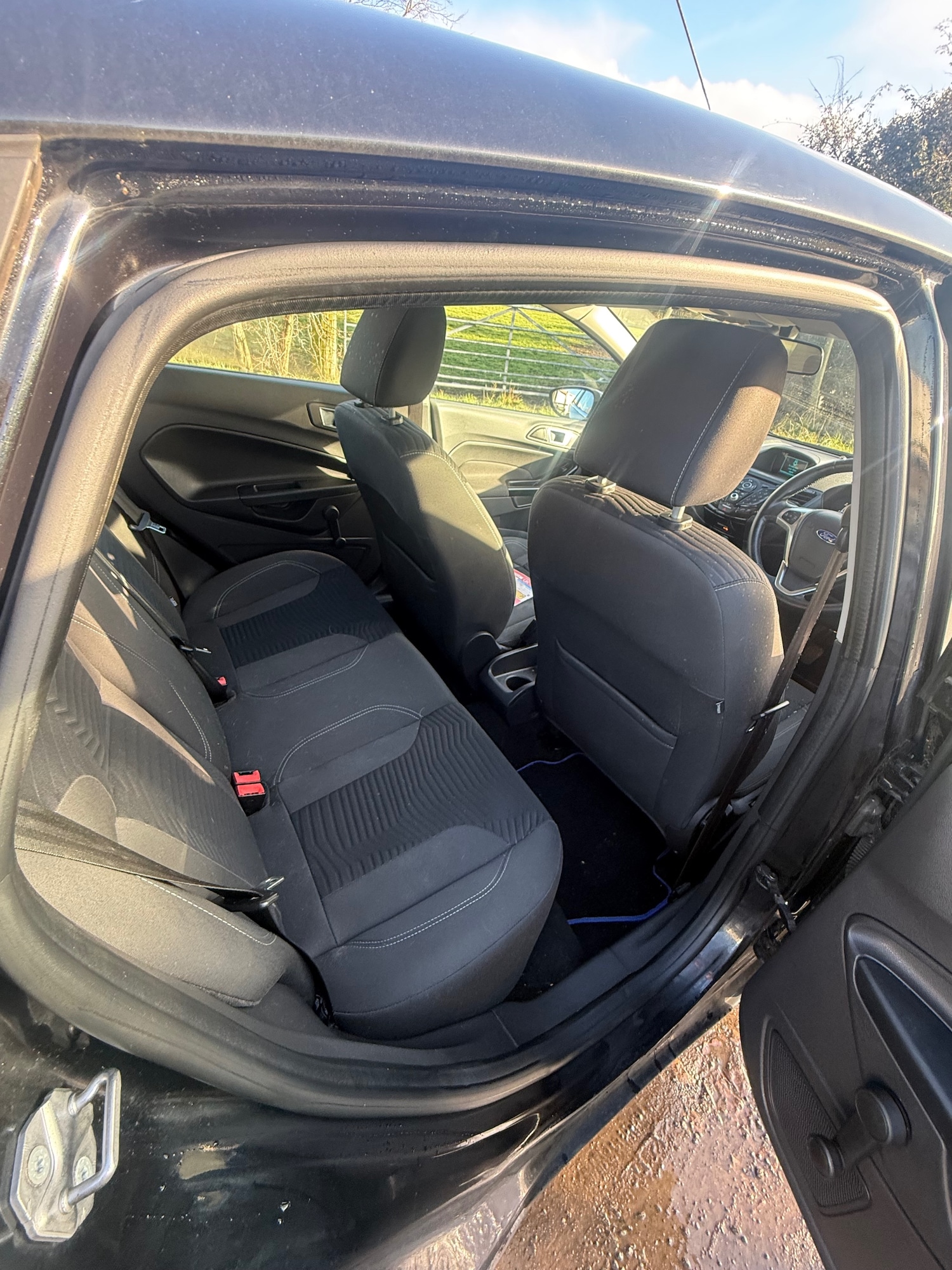 Used Ford Fiesta 2015 for sale - 77224862: Photo 2