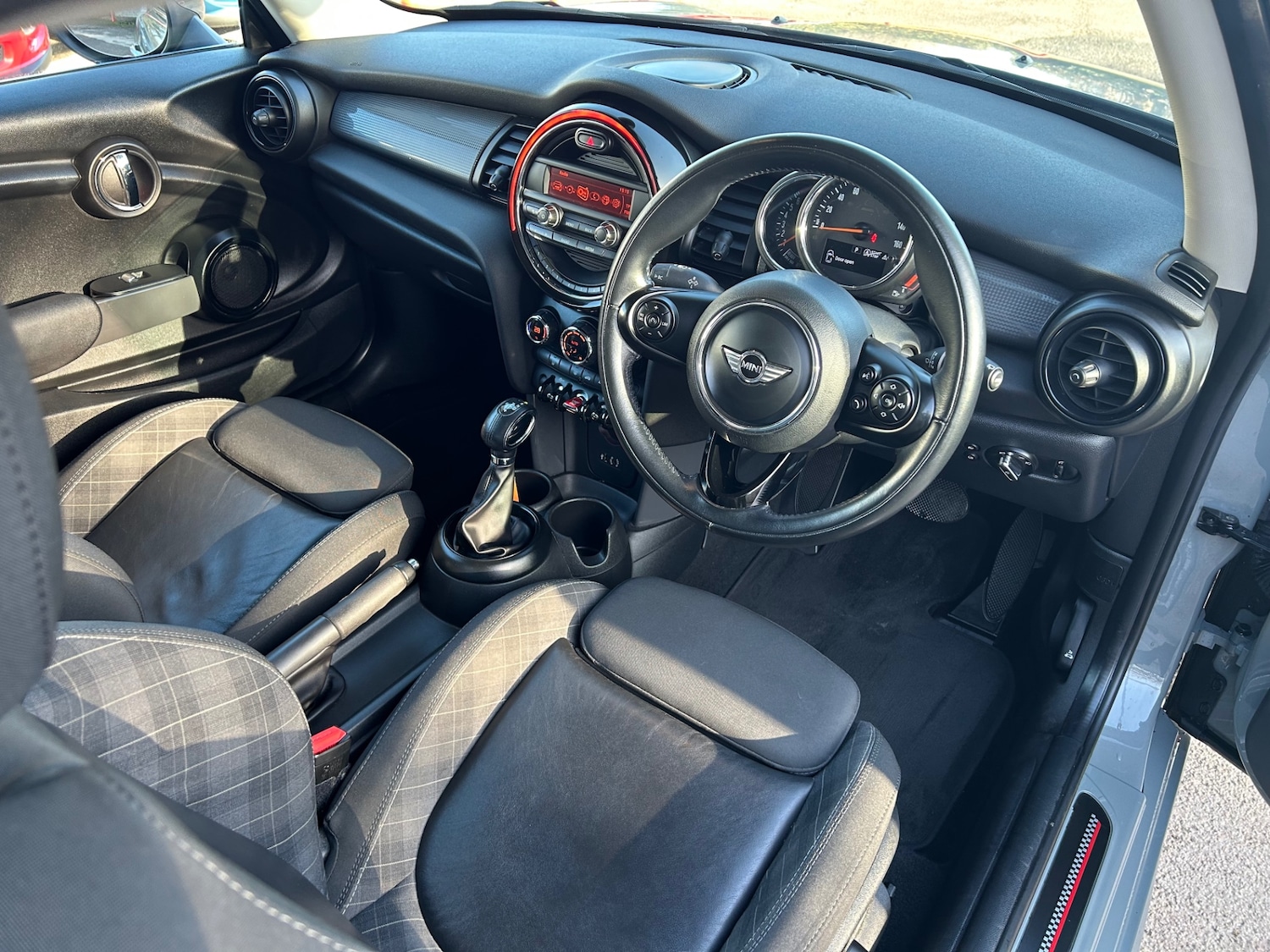 Used MINI Hatch 2018 for sale - 76782564: Photo 19