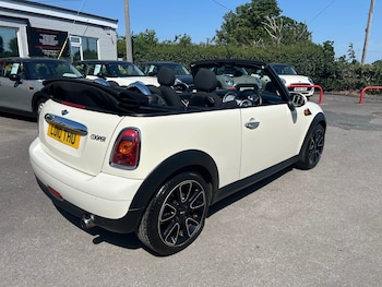 Used MINI Convertible 2010 for sale - 79007568: Photo