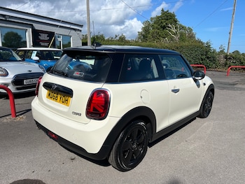 Used MINI Hatch 2018 for sale - 78813921: Photo