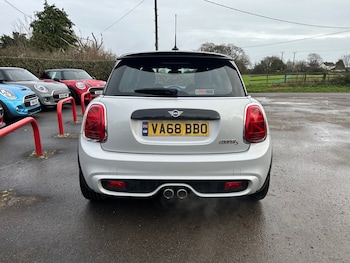 Used MINI Hatch 2018 for sale - 76740952: Photo