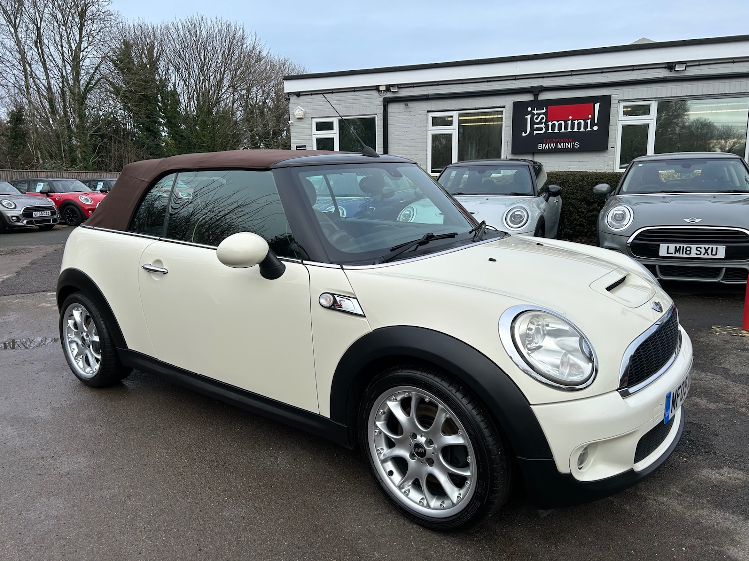 Used MINI Convertible 2009 for sale - 77195750: Photo 13
