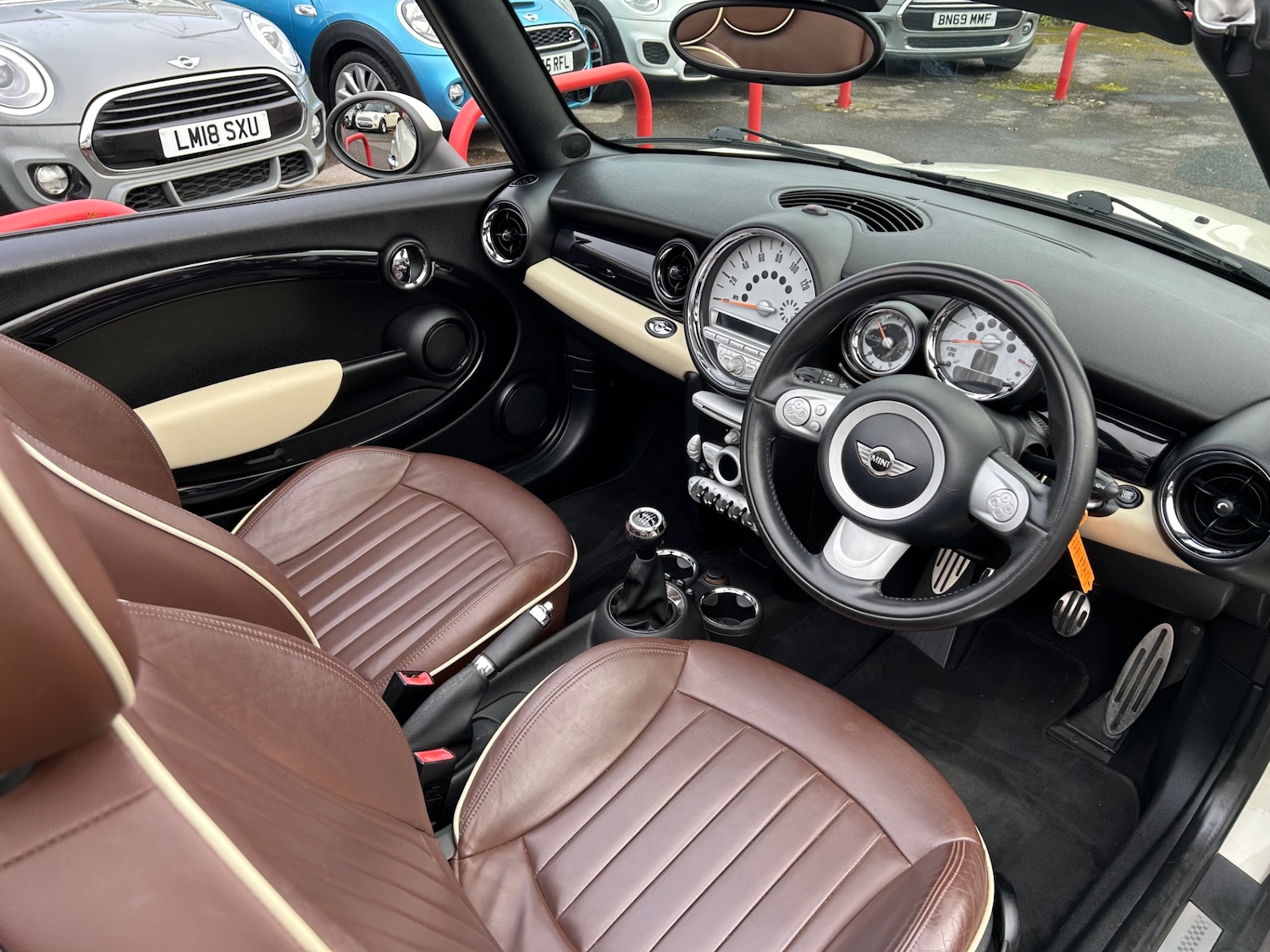 Used MINI Convertible 2009 for sale - 77195750: Photo 20