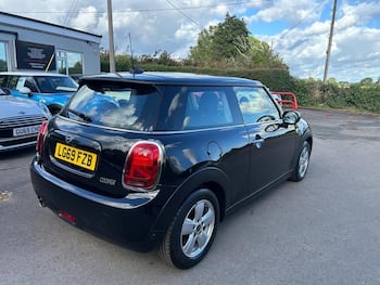 Used MINI Hatch 2019 for sale - 79653457: Photo