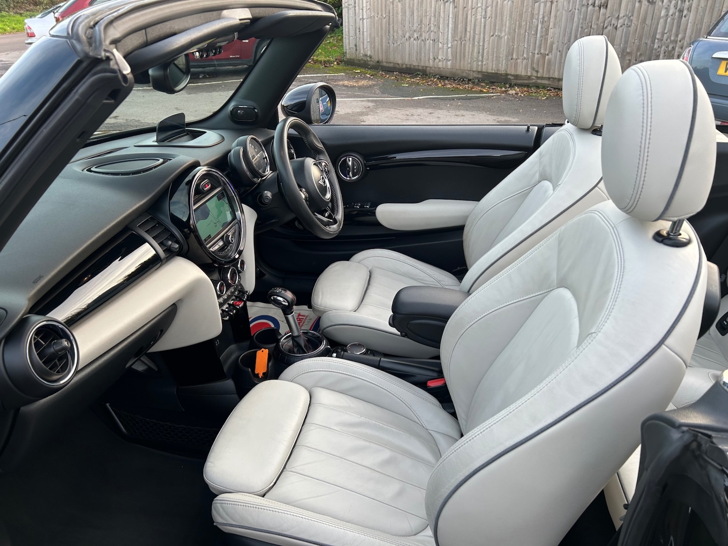 Used MINI Convertible 2017 for sale - 76543077: Photo 16