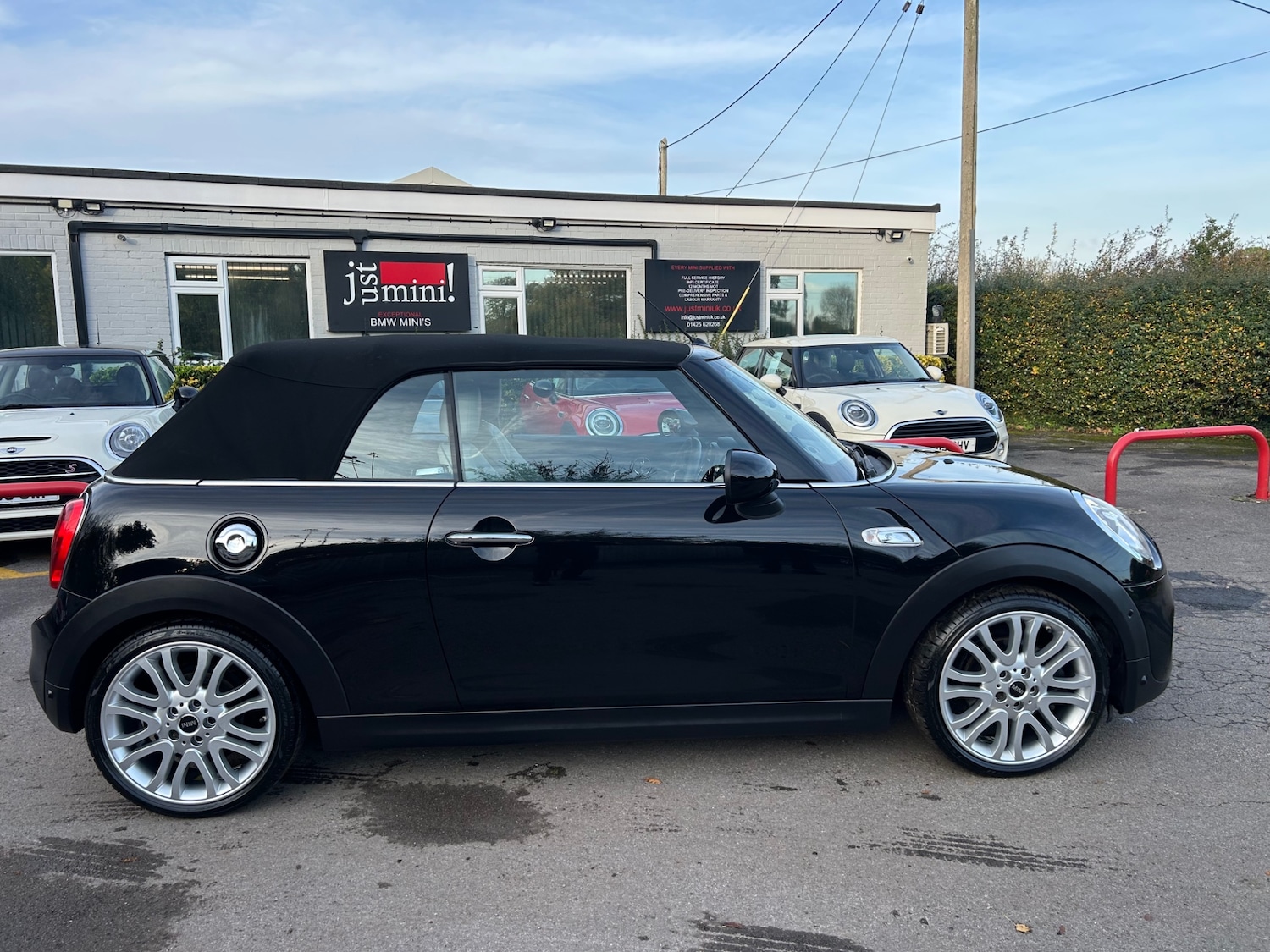 Used MINI Convertible 2017 for sale - 76543077: Photo 24