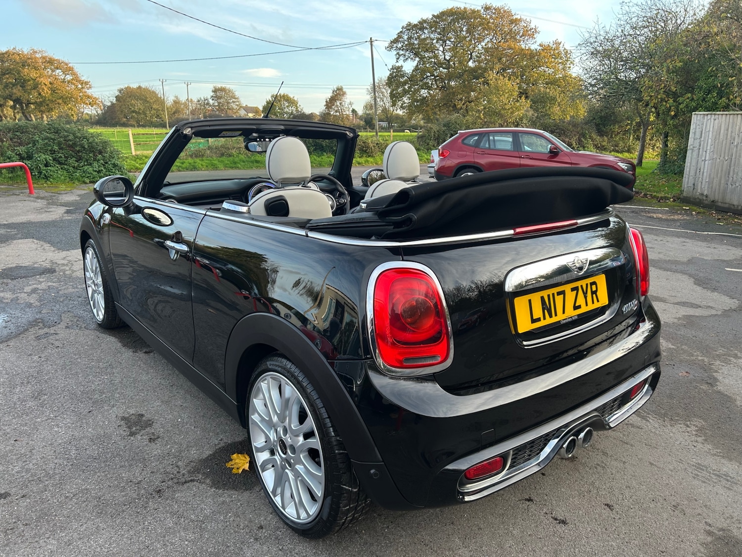 Used MINI Convertible 2017 for sale - 76543077: Photo 5