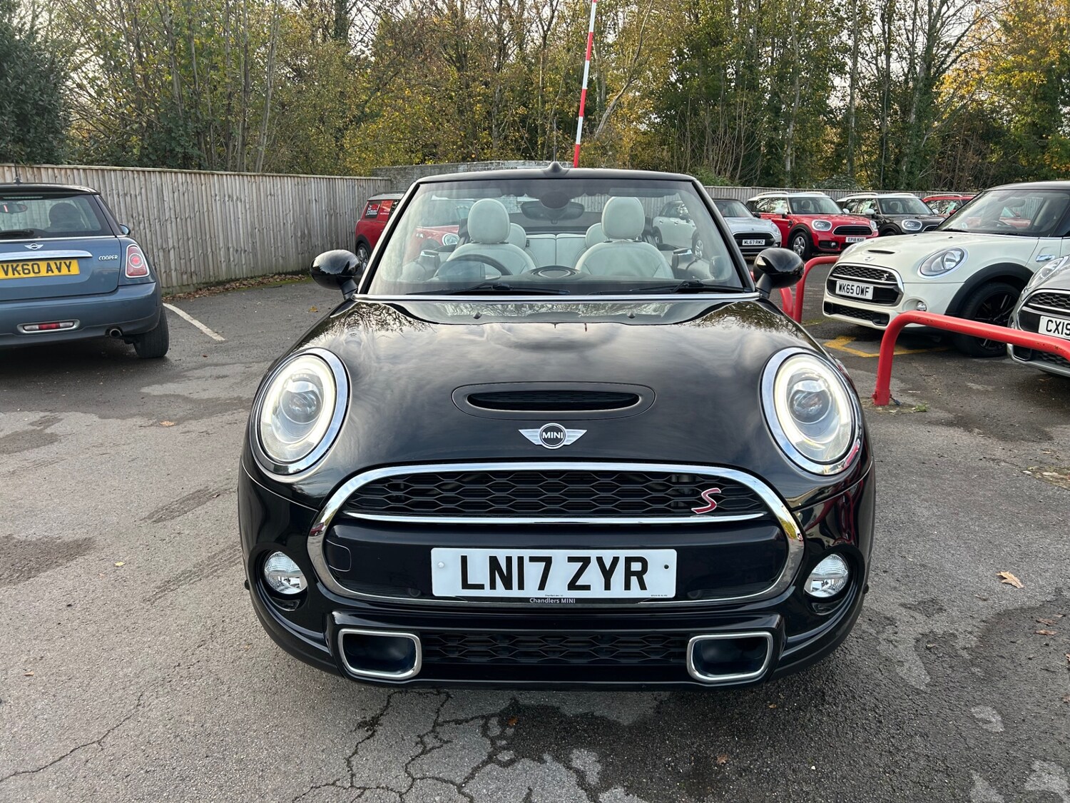Used MINI Convertible 2017 for sale - 76543077: Photo 8