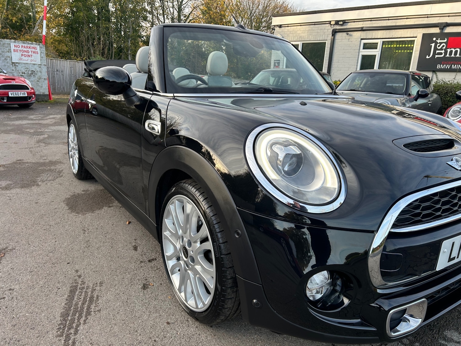 Used MINI Convertible 2017 for sale - 76543077: Photo 9