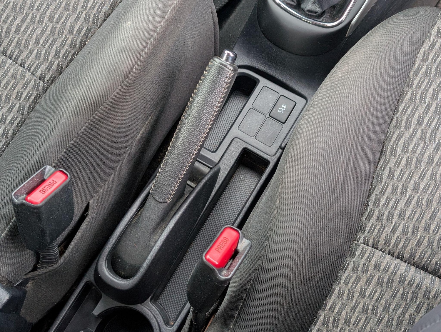 Used Toyota Yaris 2014 for sale - 77326217: Photo 51