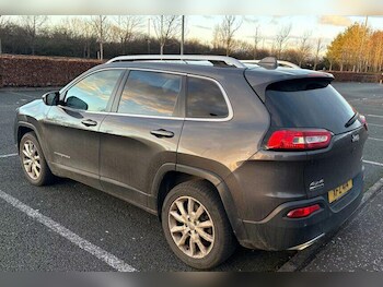 Used Jeep Cherokee 2015 for sale - 77671747: Photo