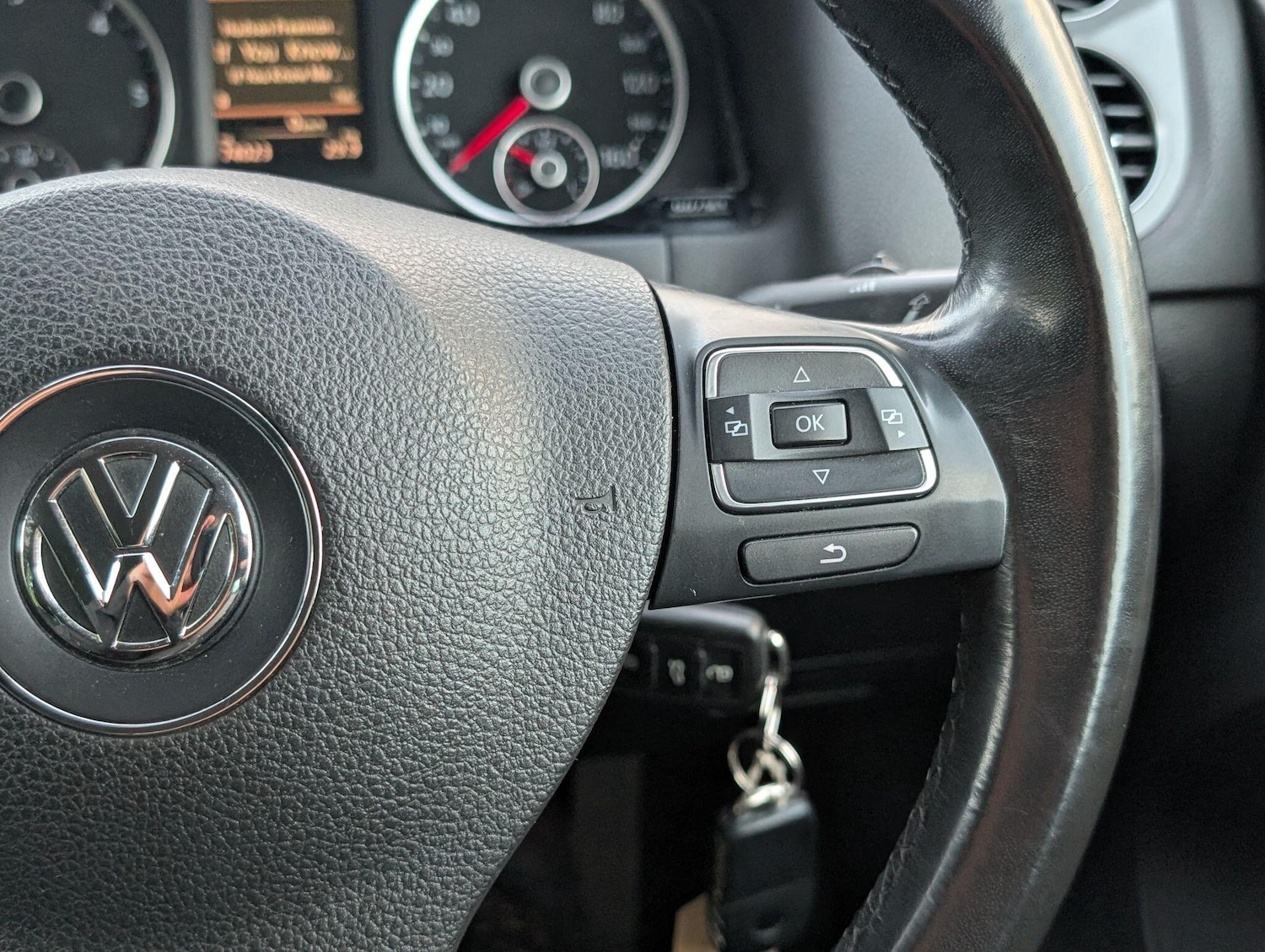 Used Volkswagen Tiguan 2014 for sale - 77326226: Photo 51