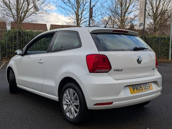 Used Volkswagen Polo 2015 for sale - 77574750: Photo