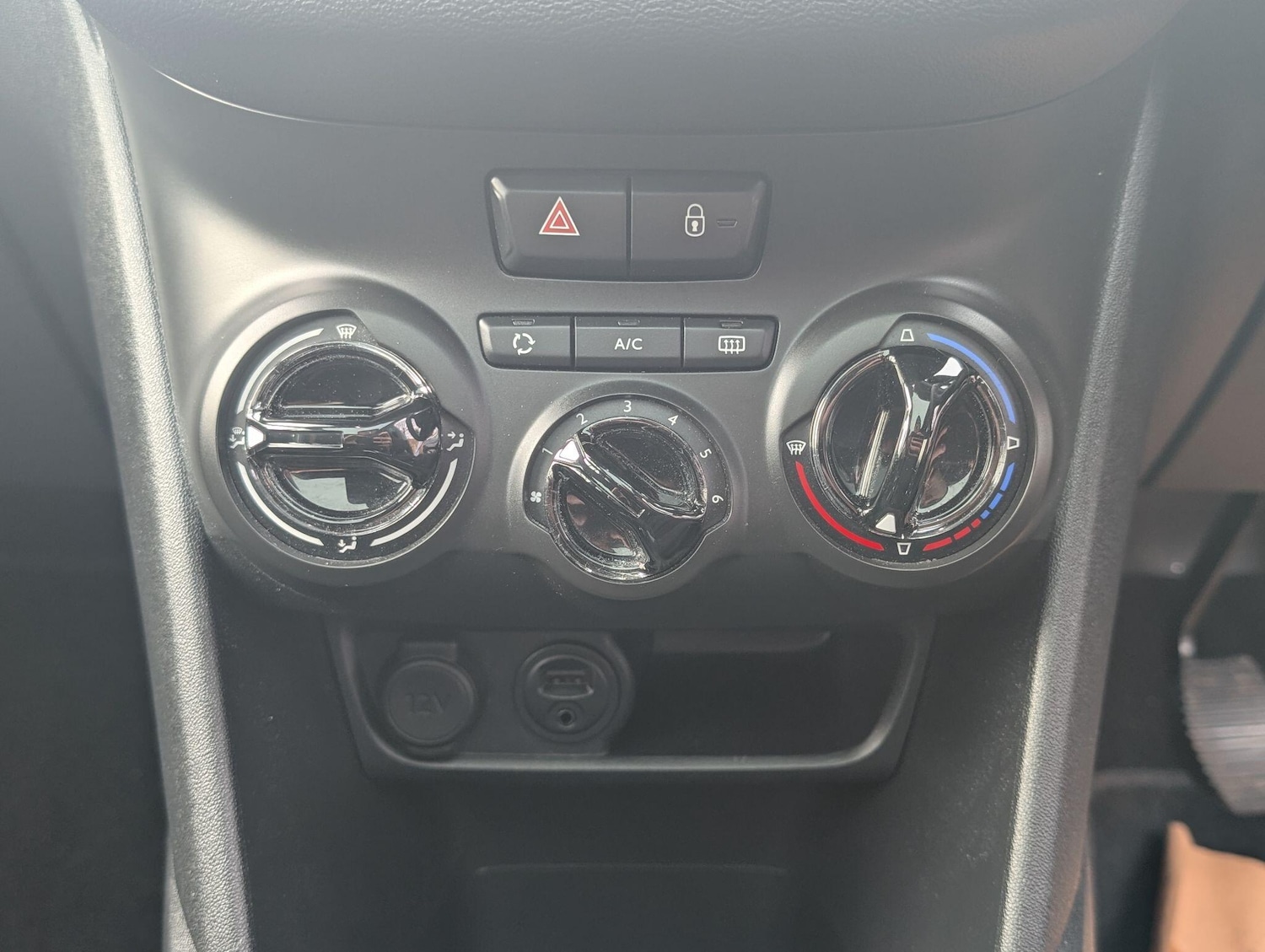 Used Peugeot 208 2014 for sale - 77326207: Photo 29