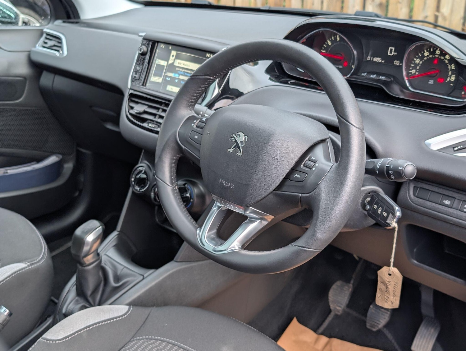 Used Peugeot 208 2014 for sale - 77326207: Photo 3