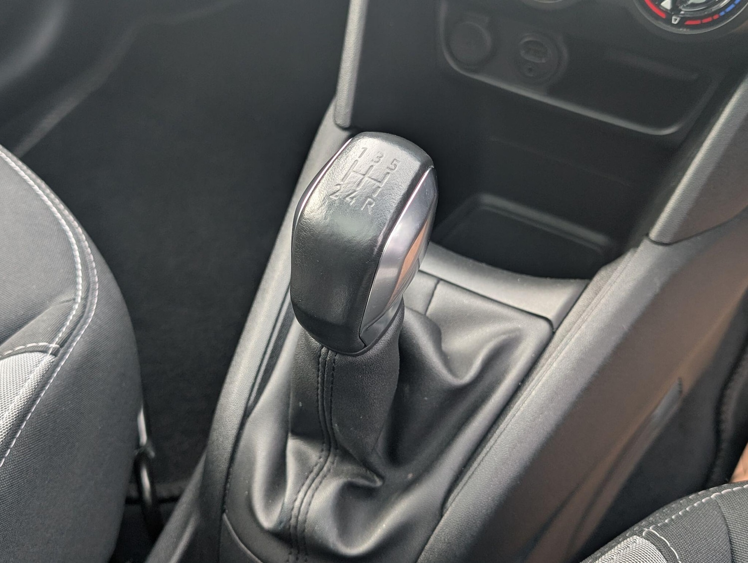 Used Peugeot 208 2014 for sale - 77326207: Photo 30