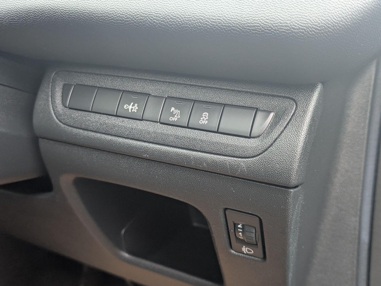 Used Peugeot 208 2014 for sale - 77326207: Photo 48