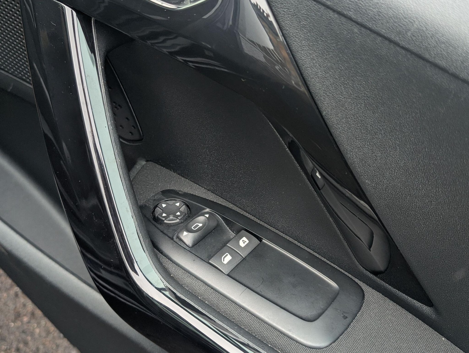 Used Peugeot 208 2014 for sale - 77326207: Photo 50