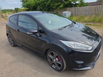 Used Ford Fiesta 2015 for sale - 79452916: Photo