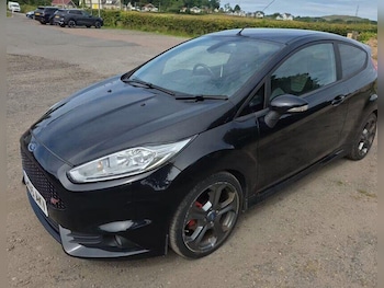 Used Ford Fiesta 2015 for sale - 79452916: Photo