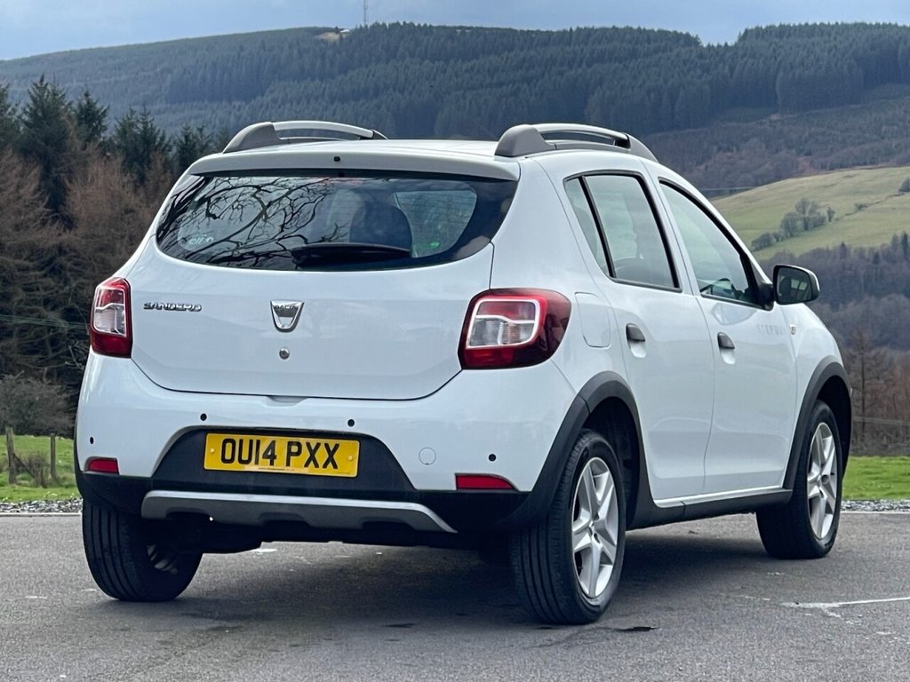 Used Dacia Sandero Stepway 2014 for sale - 77820819: Photo 5