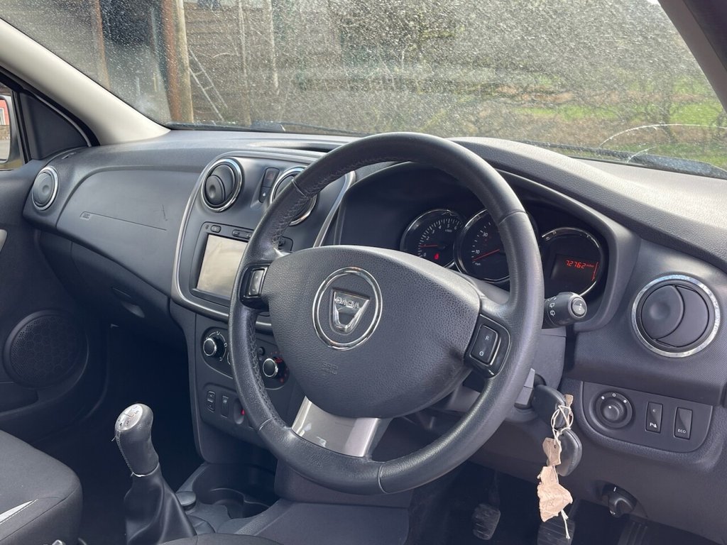 Used Dacia Sandero Stepway 2014 for sale - 77820819: Photo 7