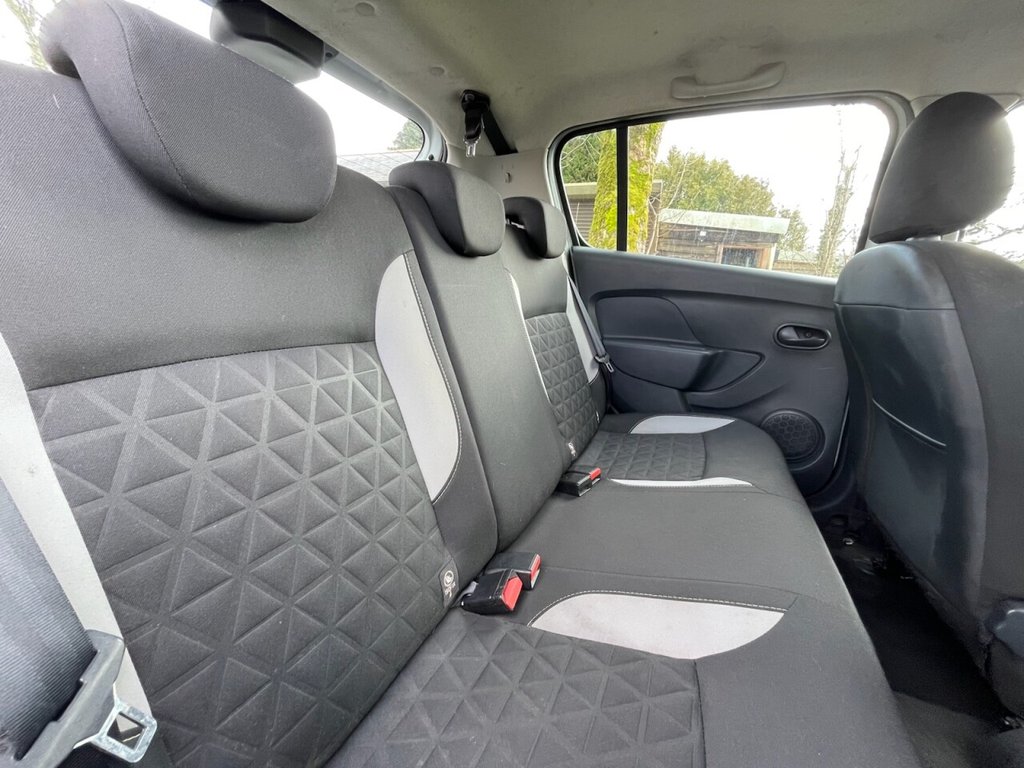 Used Dacia Sandero Stepway 2014 for sale - 77820819: Photo 8