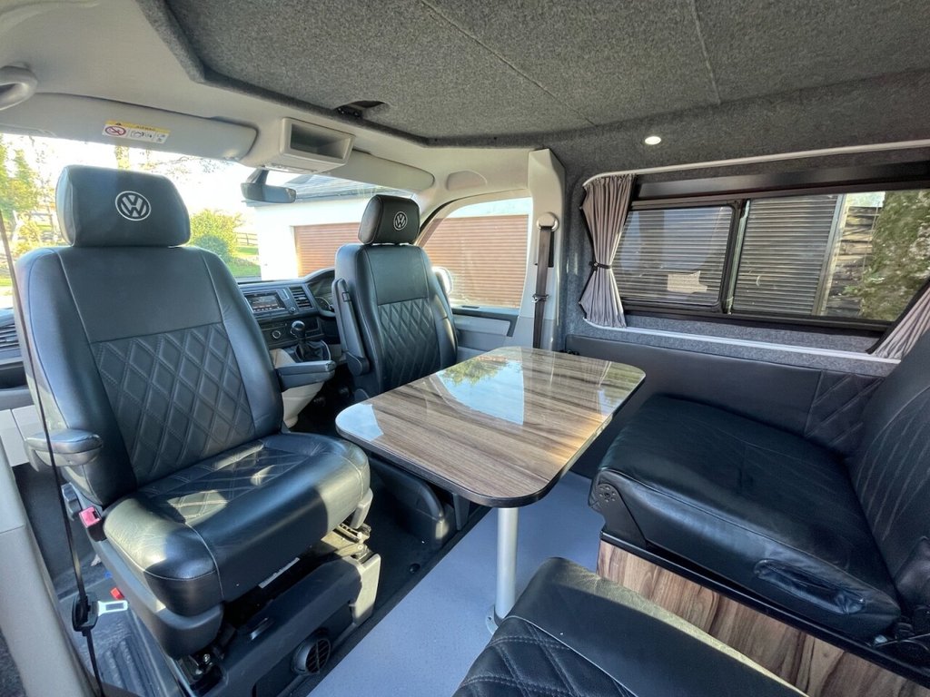 Used Volkswagen Transporter 2018 for sale - 76279380: Photo 2